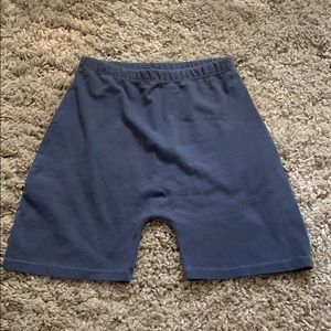 BRANDY MELVILLE GRIFFIN SHORTS